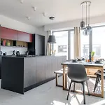 Luxury Beachfront Penthouse With Whirlpool And Spacious Rooftop Terrace,