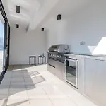 公寓 Luxury Beachfront Penthouse With Whirlpool And Spacious Rooftop Terrace, *