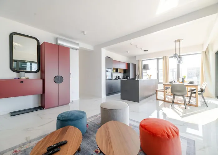Luxury Beachfront Penthouse With Whirlpool And Spacious Rooftop Terrace, ווינייראץ