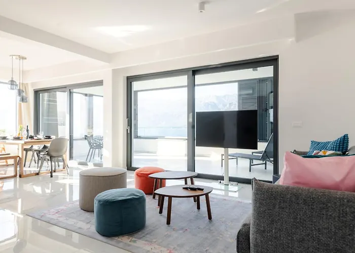 דירה Luxury Beachfront Penthouse With Whirlpool And Spacious Rooftop Terrace,