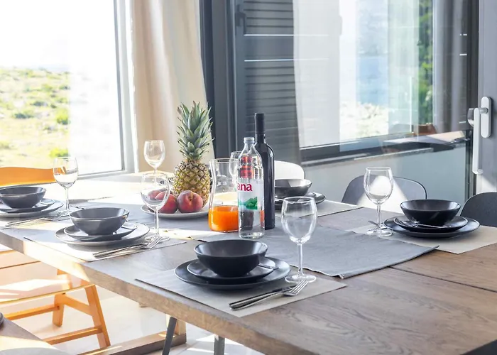 Luxury Beachfront Penthouse With Whirlpool And Spacious Rooftop Terrace, *