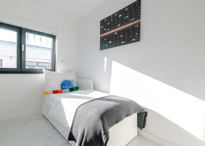 Luxury Beachfront Penthouse With Whirlpool And Spacious Rooftop Terrace,