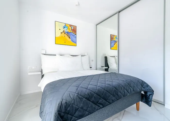 Apartamento Luxury Beachfront Penthouse With Whirlpool And Spacious Rooftop Terrace, *