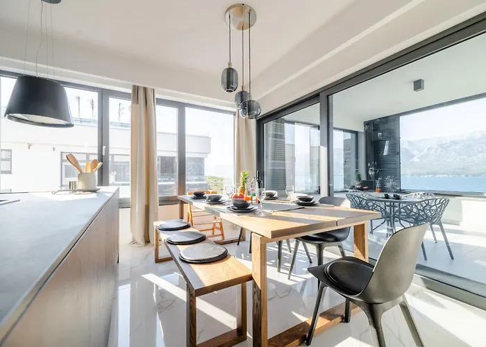 Luxury Beachfront Penthouse With Whirlpool And Spacious Rooftop Terrace, * ווינייראץ