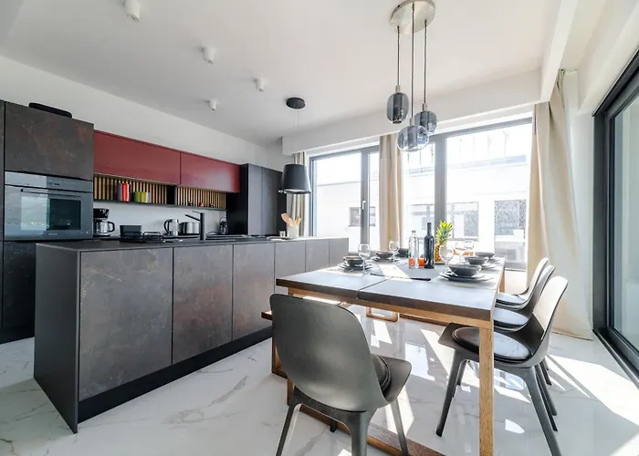 Luxury Beachfront Penthouse With Whirlpool And Spacious Rooftop Terrace,