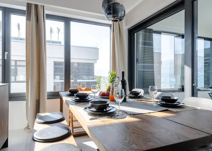 Luxury Beachfront Penthouse With Whirlpool And Spacious Rooftop Terrace, *
