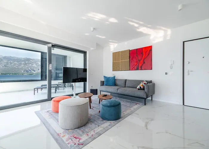 Luxury Beachfront Penthouse With Whirlpool And Spacious Rooftop Terrace, *