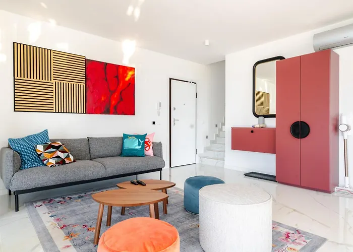 Luxury Beachfront Penthouse With Whirlpool And Spacious Rooftop Terrace, דירה *