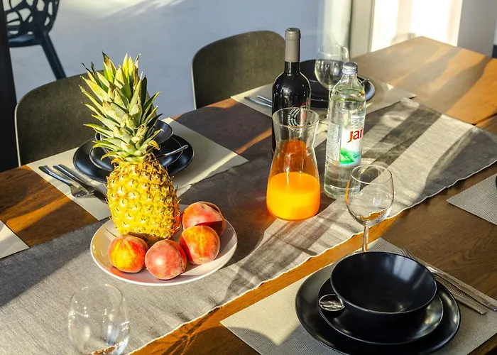 Luxury Beachfront Penthouse With Whirlpool And Spacious Rooftop Terrace,