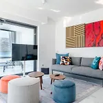 Luxury Beachfront Penthouse With Whirlpool And Spacious Rooftop Terrace, Appartement