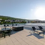 Luxury Beachfront Penthouse With Whirlpool And Spacious Rooftop Terrace,