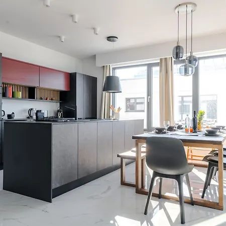 Luxury Beachfront Penthouse With Whirlpool And Spacious Rooftop Terrace,
