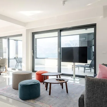 דירה Luxury Beachfront Penthouse With Whirlpool And Spacious Rooftop Terrace,