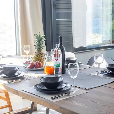 Luxury Beachfront Penthouse With Whirlpool And Spacious Rooftop Terrace, *