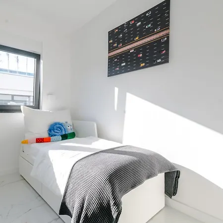 Luxury Beachfront Penthouse With Whirlpool And Spacious Rooftop Terrace,