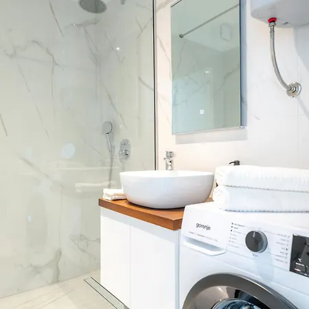 דירה Luxury Beachfront Penthouse With Whirlpool And Spacious Rooftop Terrace,