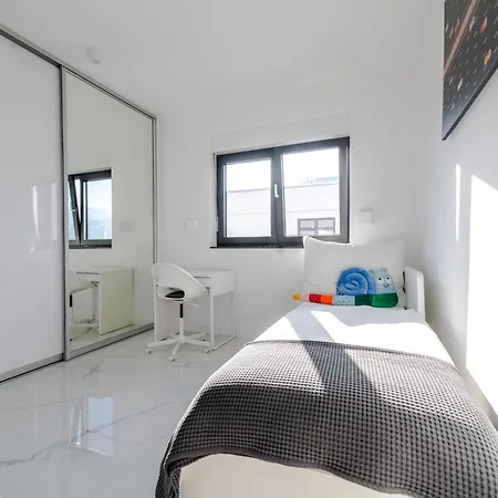 Luxury Beachfront Penthouse With Whirlpool And Spacious Rooftop Terrace, *