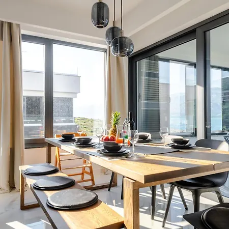 דירה Luxury Beachfront Penthouse With Whirlpool And Spacious Rooftop Terrace, *