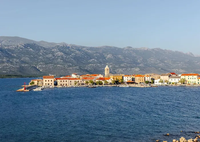 Διαμέρισμα Luxury Beachfront Penthouse With Whirlpool And Spacious Rooftop Terrace, Vinjerac