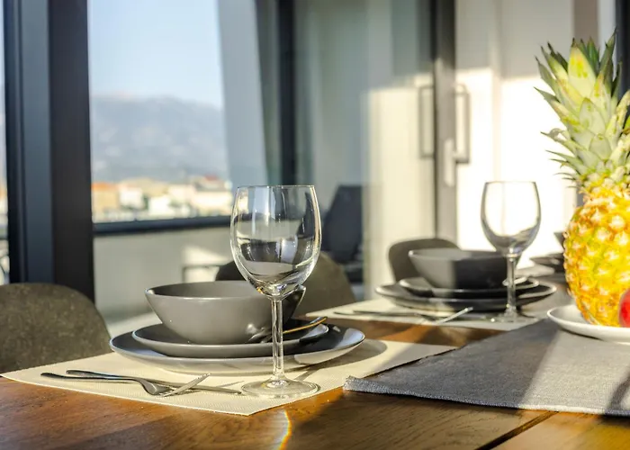 Luxury Beachfront Penthouse With Whirlpool And Spacious Rooftop Terrace,
